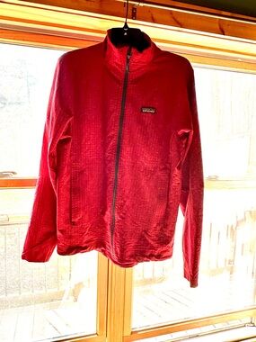 Patagonia Men's Red Full-Zip Performance Fleece Jacket